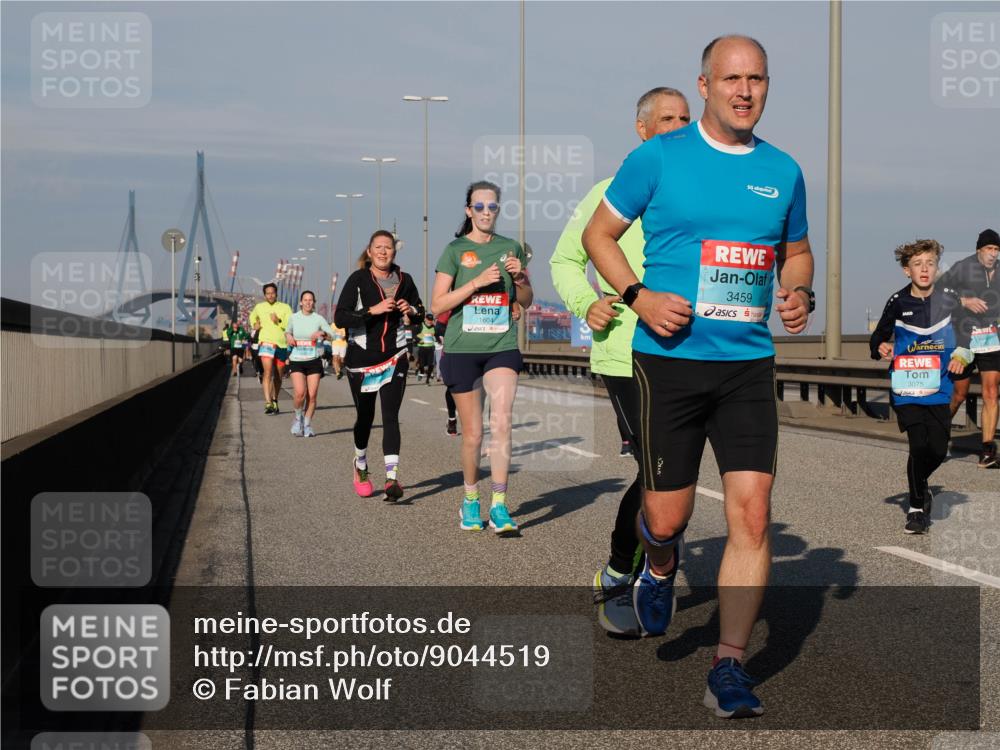 03.10.2025 - Köhlbrandbrückenlauf Fabian Wolf http://msf.ph/oto/9044519 03.10.2025 09:57:09 Position 3 1604, 3459, 3075 meine-sportfotos.de