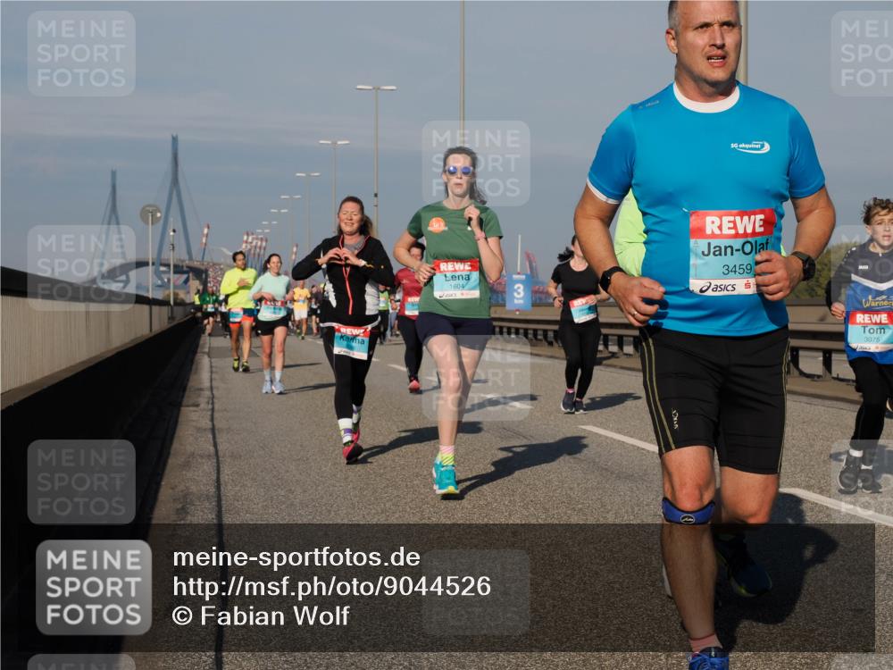 03.10.2025 - Köhlbrandbrückenlauf Fabian Wolf http://msf.ph/oto/9044526 03.10.2025 09:57:10 Position 3 3459, 1604, 3075 meine-sportfotos.de