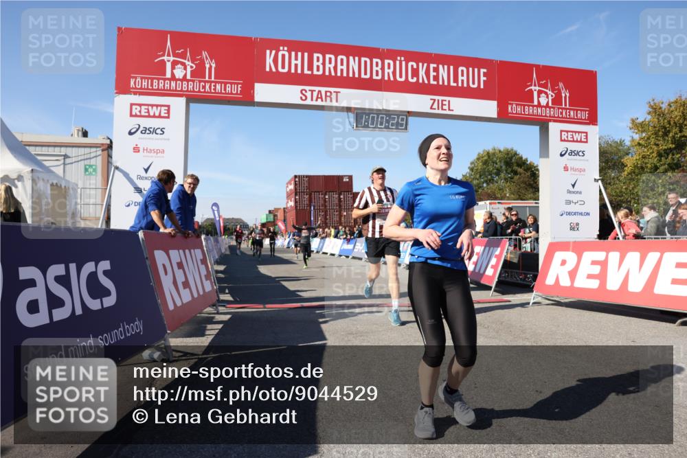 03.10.2025 - Köhlbrandbrückenlauf Lena Gebhardt http://msf.ph/oto/9044529 03.10.2025 13:00:30 Ziel 4016, 4163, 4172, 4275, 4299, 4622, 4850, 5664, 6373, 6490, 6707, 6714 meine-sportfotos.de