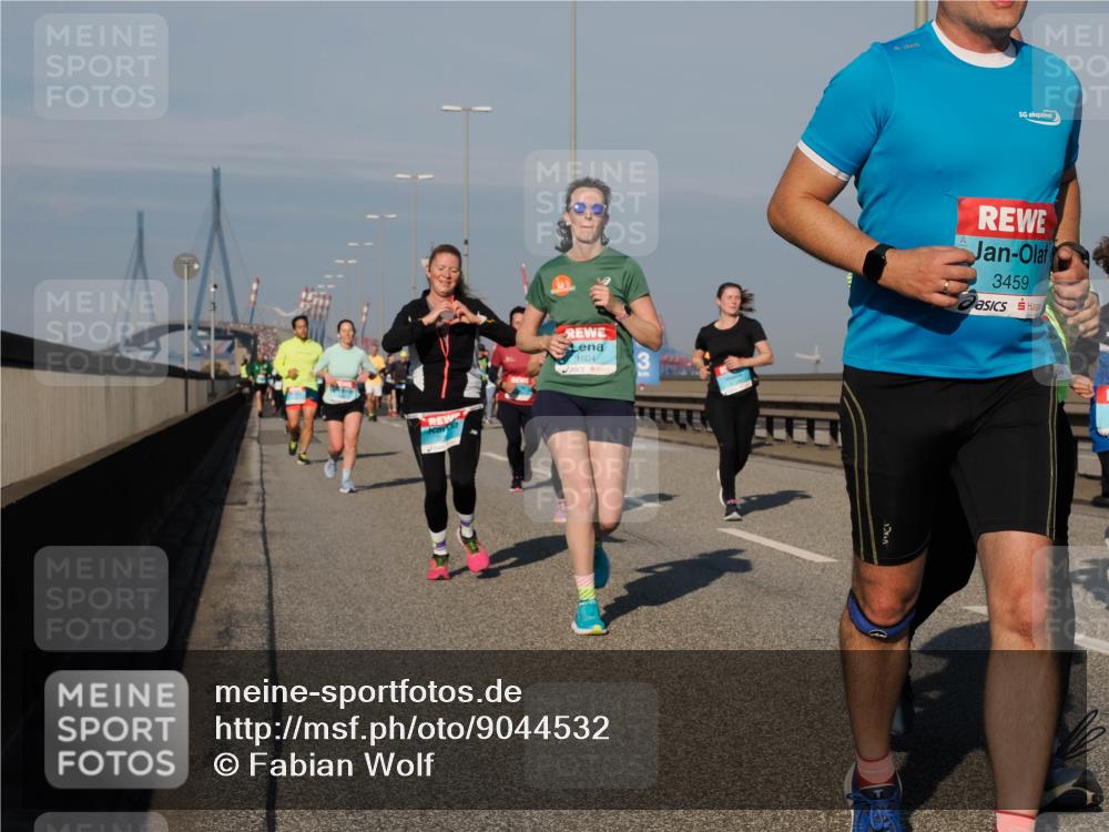 03.10.2025 - Köhlbrandbrückenlauf Fabian Wolf http://msf.ph/oto/9044532 03.10.2025 09:57:10 Position 3 1604, 3459 meine-sportfotos.de