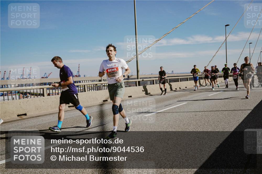 03.10.2025 - Köhlbrandbrückenlauf Michael Burmester http://msf.ph/oto/9044536 03.10.2025 12:26:22 Position 1 4405 meine-sportfotos.de