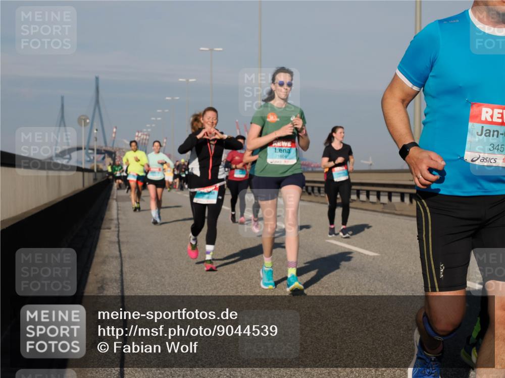 03.10.2025 - Köhlbrandbrückenlauf Fabian Wolf http://msf.ph/oto/9044539 03.10.2025 09:57:10 Position 3 1604, 345 meine-sportfotos.de