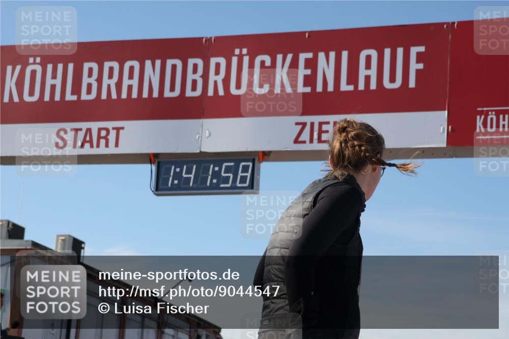 03.10.2025 - Köhlbrandbrückenlauf Luisa Fischer http://msf.ph/oto/9044547 03.10.2025 13:41:57 Ziel 5043, 5193, 5232, 5250, 5257, 5315, 5620 meine-sportfotos.de