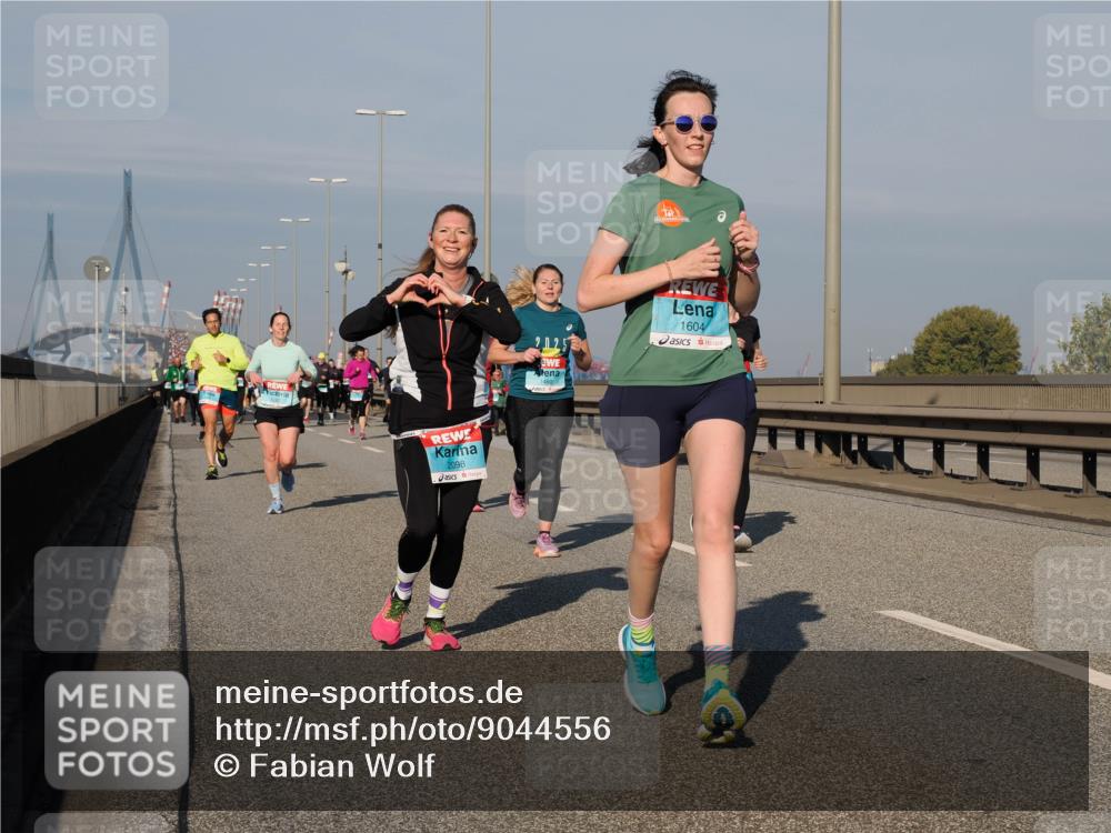 03.10.2025 - Köhlbrandbrückenlauf Fabian Wolf http://msf.ph/oto/9044556 03.10.2025 09:57:11 Position 3 2098, 1460, 1604 meine-sportfotos.de
