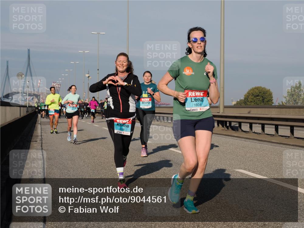 03.10.2025 - Köhlbrandbrückenlauf Fabian Wolf http://msf.ph/oto/9044561 03.10.2025 09:57:11 Position 3 2098, 1460, 1604 meine-sportfotos.de