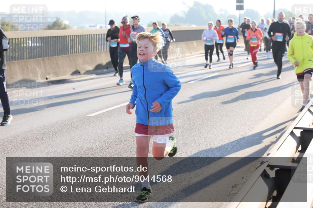 03.10.2025 - Köhlbrandbrückenlauf Lena Gebhardt http://msf.ph/oto/9044568 03.10.2025 09:27:16 Position 1  meine-sportfotos.de