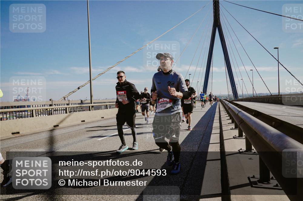 03.10.2025 - Köhlbrandbrückenlauf Michael Burmester http://msf.ph/oto/9044593 03.10.2025 12:26:27 Position 1 5726 meine-sportfotos.de