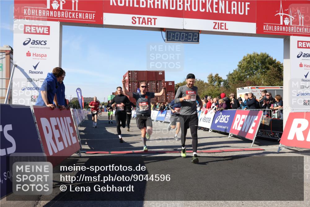 03.10.2025 - Köhlbrandbrückenlauf Lena Gebhardt http://msf.ph/oto/9044596 03.10.2025 13:00:33 Ziel 4016, 4163, 4172, 4228, 4275, 4299, 4622, 4850, 5011, 5664, 6373, 6490, 6714 meine-sportfotos.de