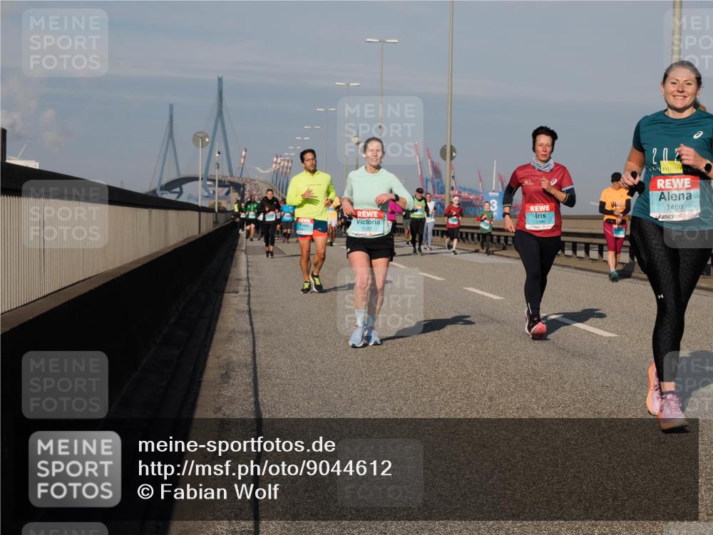 03.10.2025 - Köhlbrandbrückenlauf Fabian Wolf http://msf.ph/oto/9044612 03.10.2025 09:57:13 Position 3 1267, 3596, 2, 02, 1460 meine-sportfotos.de