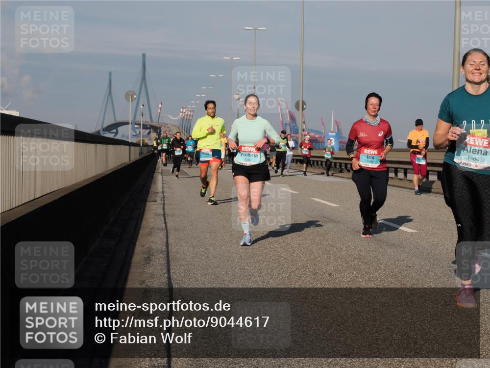 03.10.2025 - Köhlbrandbrückenlauf Fabian Wolf http://msf.ph/oto/9044617 03.10.2025 09:57:13 Position 3 1267, 3596, 202, 1460 meine-sportfotos.de