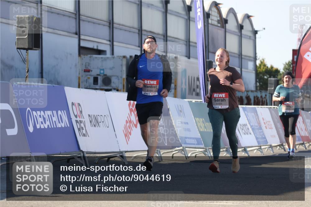 03.10.2025 - Köhlbrandbrückenlauf Luisa Fischer http://msf.ph/oto/9044619 03.10.2025 13:42:32 Ziel  meine-sportfotos.de