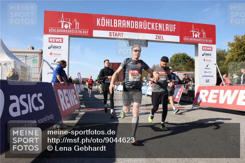 03.10.2025 - Köhlbrandbrückenlauf Lena Gebhardt http://msf.ph/oto/9044623 03.10.2025 13:00:34 Ziel 4016, 4163, 4172, 4228, 4275, 4299, 4622, 4850, 5011, 5664, 6373, 6490, 6714 meine-sportfotos.de