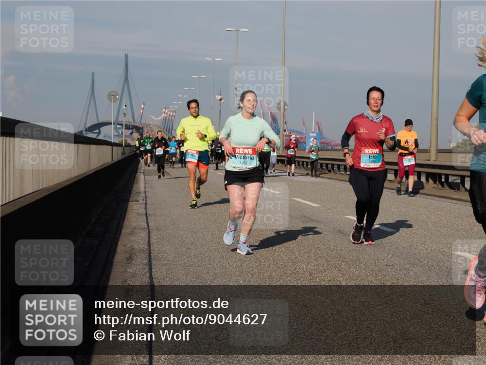 03.10.2025 - Köhlbrandbrückenlauf Fabian Wolf http://msf.ph/oto/9044627 03.10.2025 09:57:14 Position 3 1267, 3596 meine-sportfotos.de
