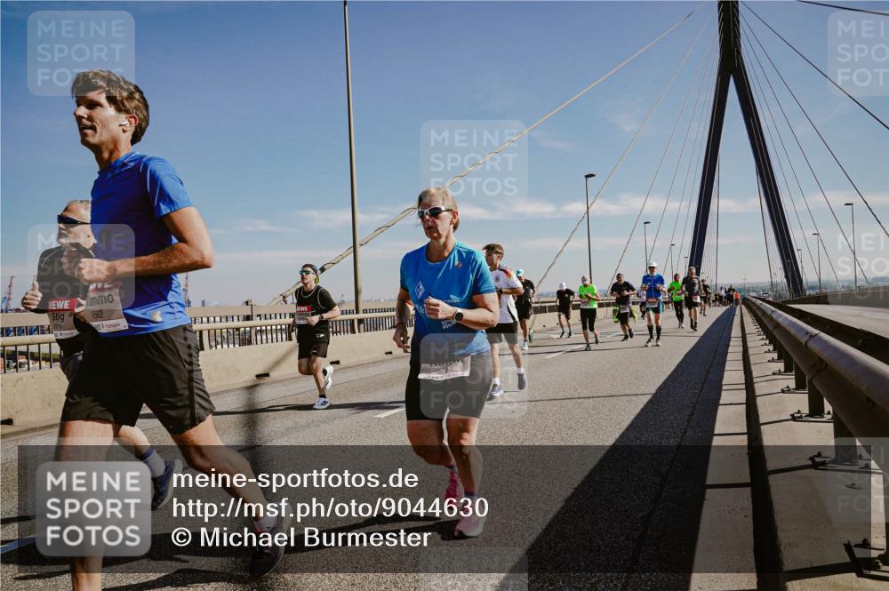 03.10.2025 - Köhlbrandbrückenlauf Michael Burmester http://msf.ph/oto/9044630 03.10.2025 12:26:29 Position 1 6562 meine-sportfotos.de