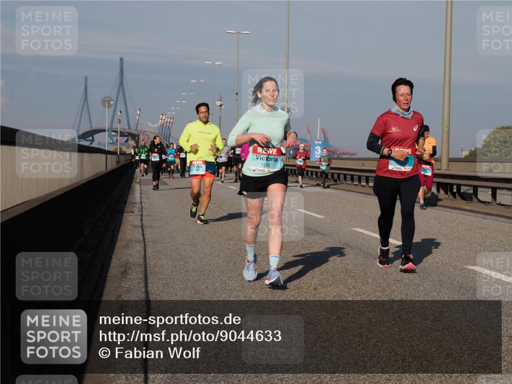 03.10.2025 - Köhlbrandbrückenlauf Fabian Wolf http://msf.ph/oto/9044633 03.10.2025 09:57:14 Position 3 1267 meine-sportfotos.de