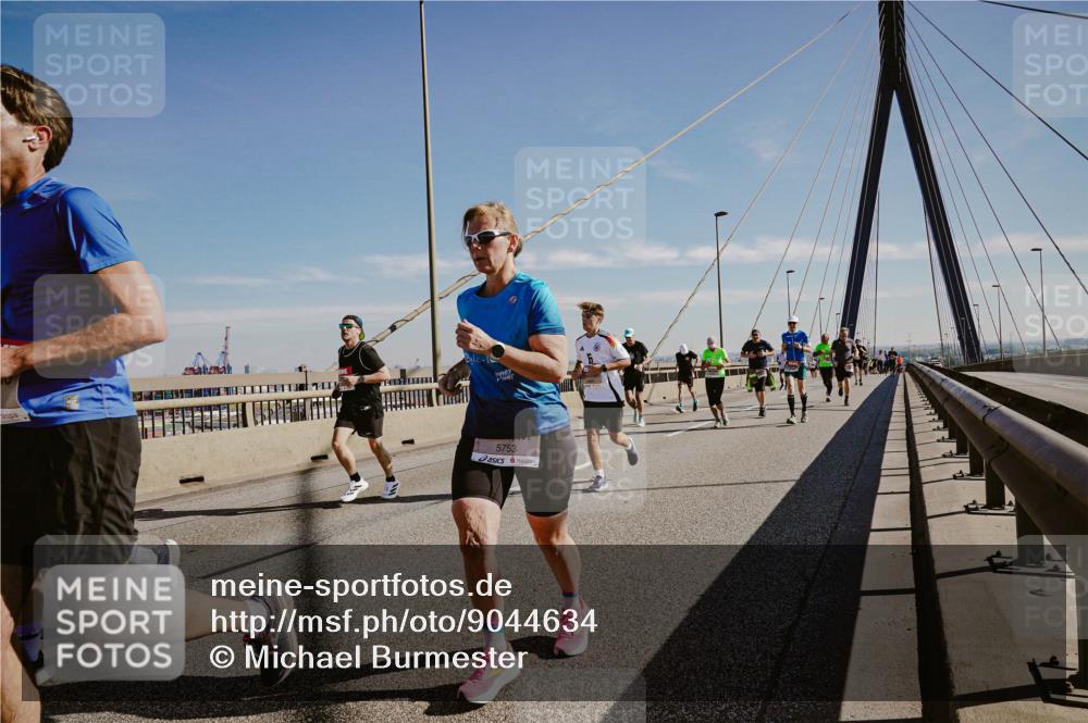 03.10.2025 - Köhlbrandbrückenlauf Michael Burmester http://msf.ph/oto/9044634 03.10.2025 12:26:30 Position 1 5753 meine-sportfotos.de