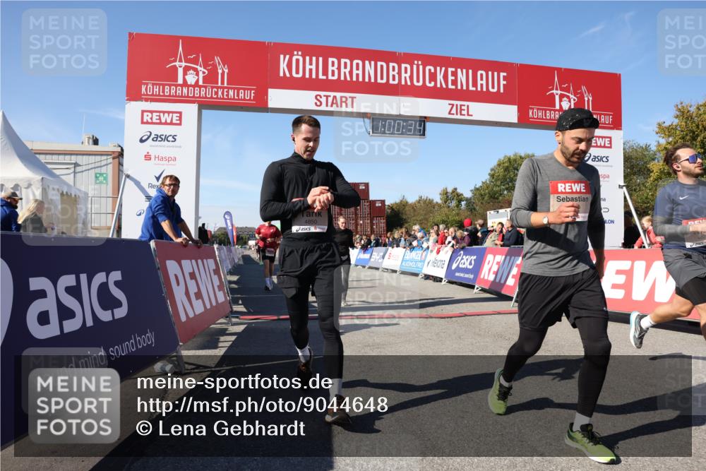 03.10.2025 - Köhlbrandbrückenlauf Lena Gebhardt http://msf.ph/oto/9044648 03.10.2025 13:00:34 Ziel 4016, 4163, 4172, 4228, 4275, 4299, 4622, 4850, 5011, 5664, 6373, 6490, 6714 meine-sportfotos.de