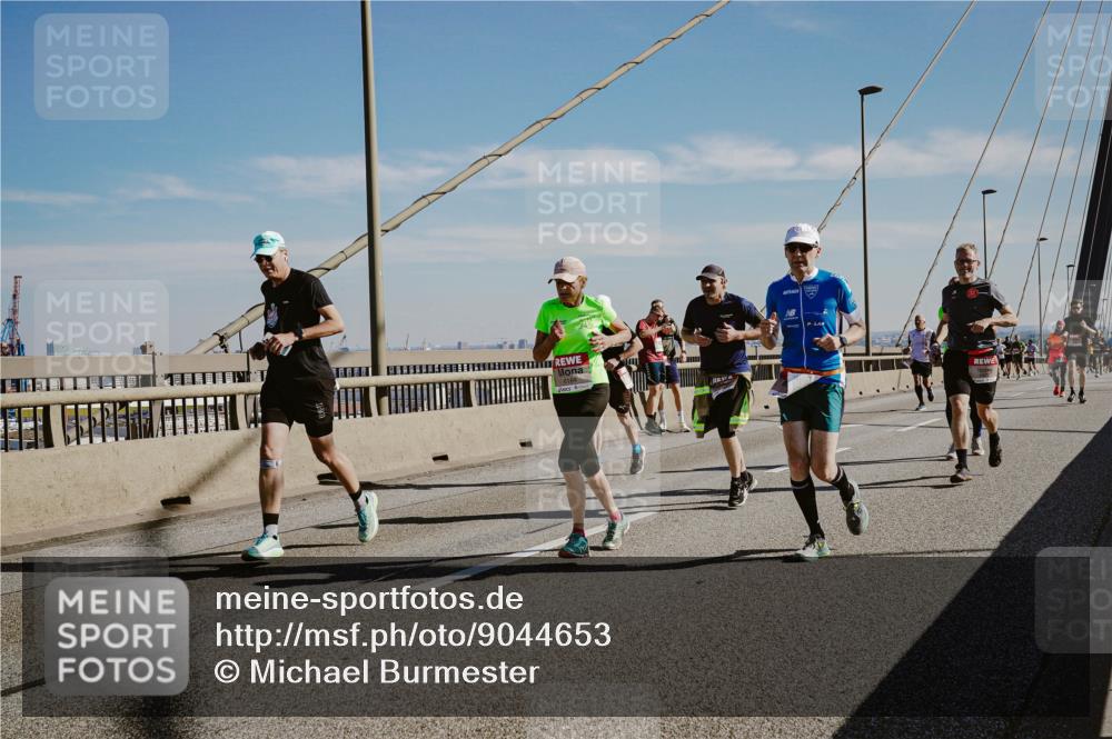 03.10.2025 - Köhlbrandbrückenlauf Michael Burmester http://msf.ph/oto/9044653 03.10.2025 12:26:32 Position 1 6184 meine-sportfotos.de
