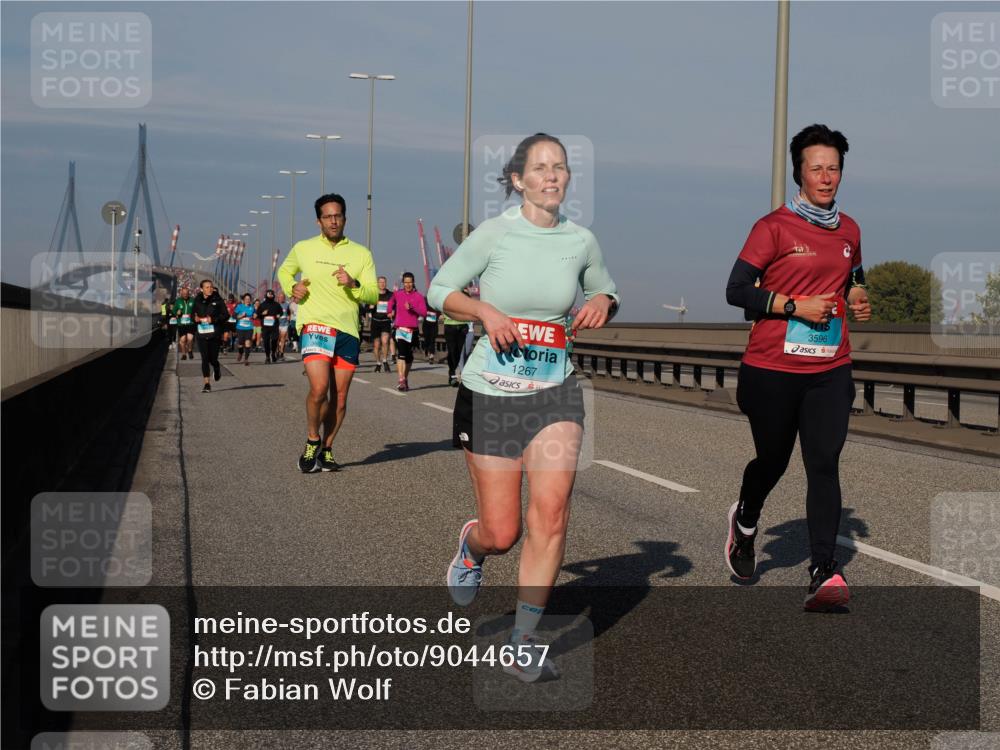 03.10.2025 - Köhlbrandbrückenlauf Fabian Wolf http://msf.ph/oto/9044657 03.10.2025 09:57:15 Position 3 3596, 1267 meine-sportfotos.de
