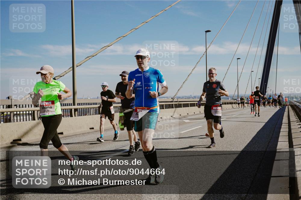 03.10.2025 - Köhlbrandbrückenlauf Michael Burmester http://msf.ph/oto/9044664 03.10.2025 12:26:33 Position 1 6184 meine-sportfotos.de
