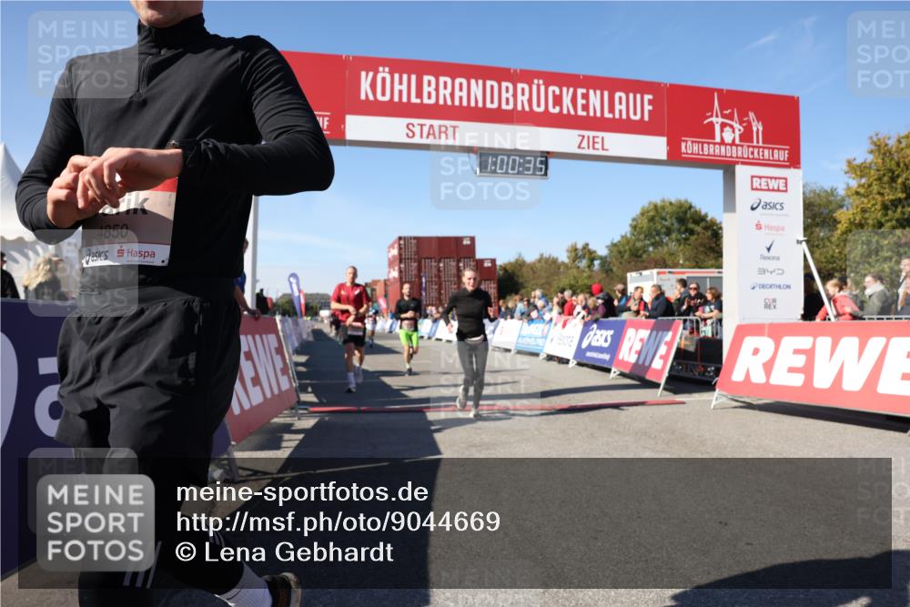 03.10.2025 - Köhlbrandbrückenlauf Lena Gebhardt http://msf.ph/oto/9044669 03.10.2025 13:00:35 Ziel 4016, 4163, 4172, 4228, 4299, 4622, 4850, 5011, 5664, 6373, 6490, 6714 meine-sportfotos.de
