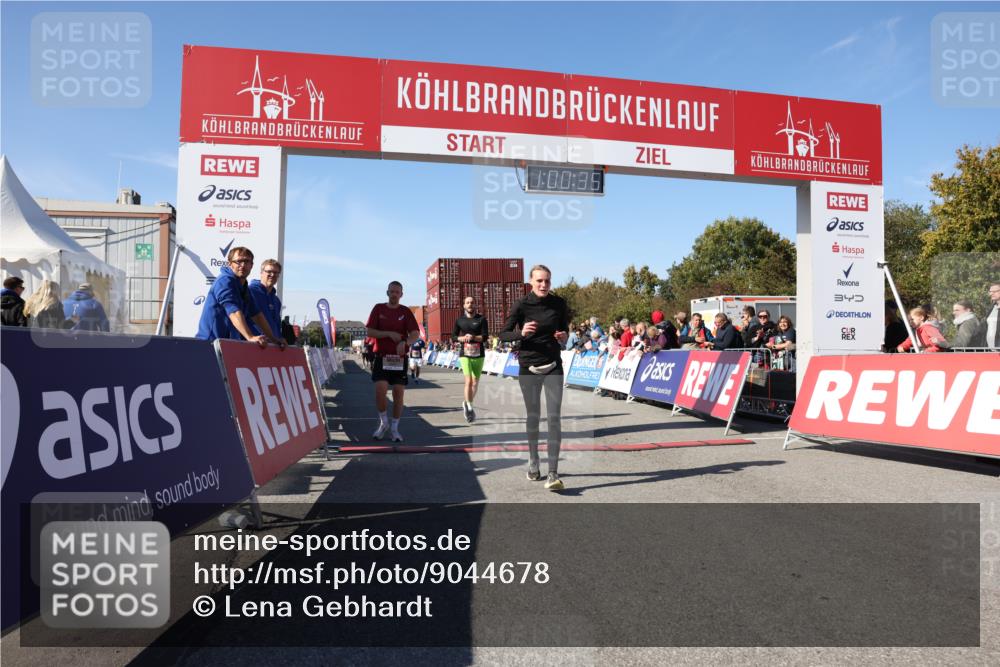03.10.2025 - Köhlbrandbrückenlauf Lena Gebhardt http://msf.ph/oto/9044678 03.10.2025 13:00:36 Ziel 4016, 4163, 4172, 4228, 4299, 4622, 4763, 4850, 5011, 5664, 6373, 6490, 6714 meine-sportfotos.de