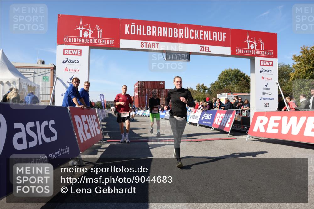 03.10.2025 - Köhlbrandbrückenlauf Lena Gebhardt http://msf.ph/oto/9044683 03.10.2025 13:00:36 Ziel 4016, 4163, 4172, 4228, 4299, 4622, 4763, 4850, 5011, 5664, 6373, 6490, 6714 meine-sportfotos.de