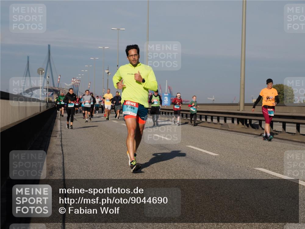 03.10.2025 - Köhlbrandbrückenlauf Fabian Wolf http://msf.ph/oto/9044690 03.10.2025 09:57:17 Position 3 3601, 3 meine-sportfotos.de