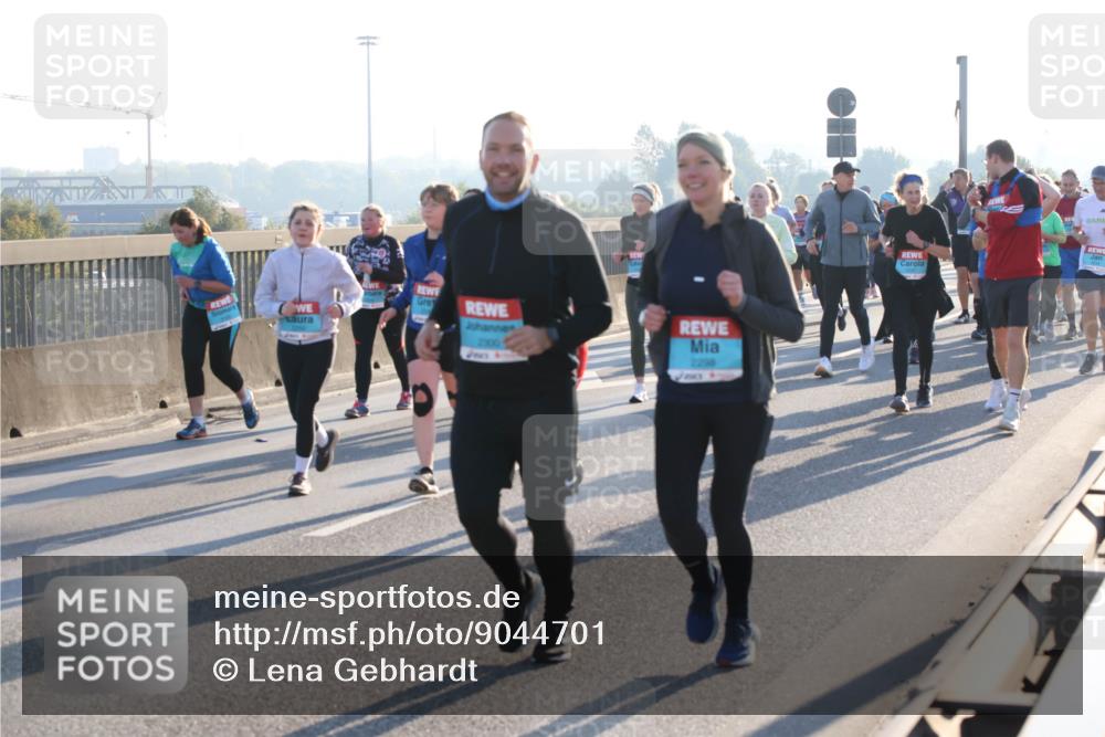03.10.2025 - Köhlbrandbrückenlauf Lena Gebhardt http://msf.ph/oto/9044701 03.10.2025 09:27:20 Position 1 2298 meine-sportfotos.de
