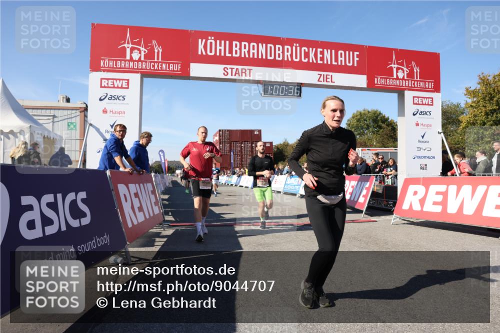 03.10.2025 - Köhlbrandbrückenlauf Lena Gebhardt http://msf.ph/oto/9044707 03.10.2025 13:00:37 Ziel 4016, 4163, 4172, 4228, 4299, 4622, 4763, 4850, 5011, 5664, 6373, 6490 meine-sportfotos.de