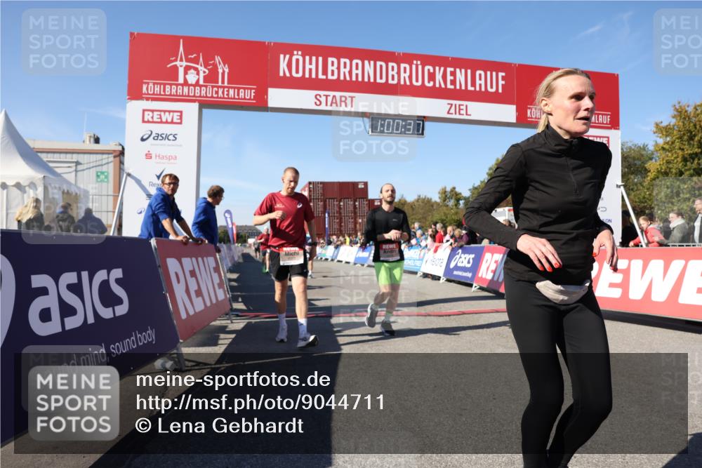 03.10.2025 - Köhlbrandbrückenlauf Lena Gebhardt http://msf.ph/oto/9044711 03.10.2025 13:00:37 Ziel 4016, 4163, 4172, 4228, 4299, 4622, 4763, 4850, 5011, 5664, 6373, 6490 meine-sportfotos.de