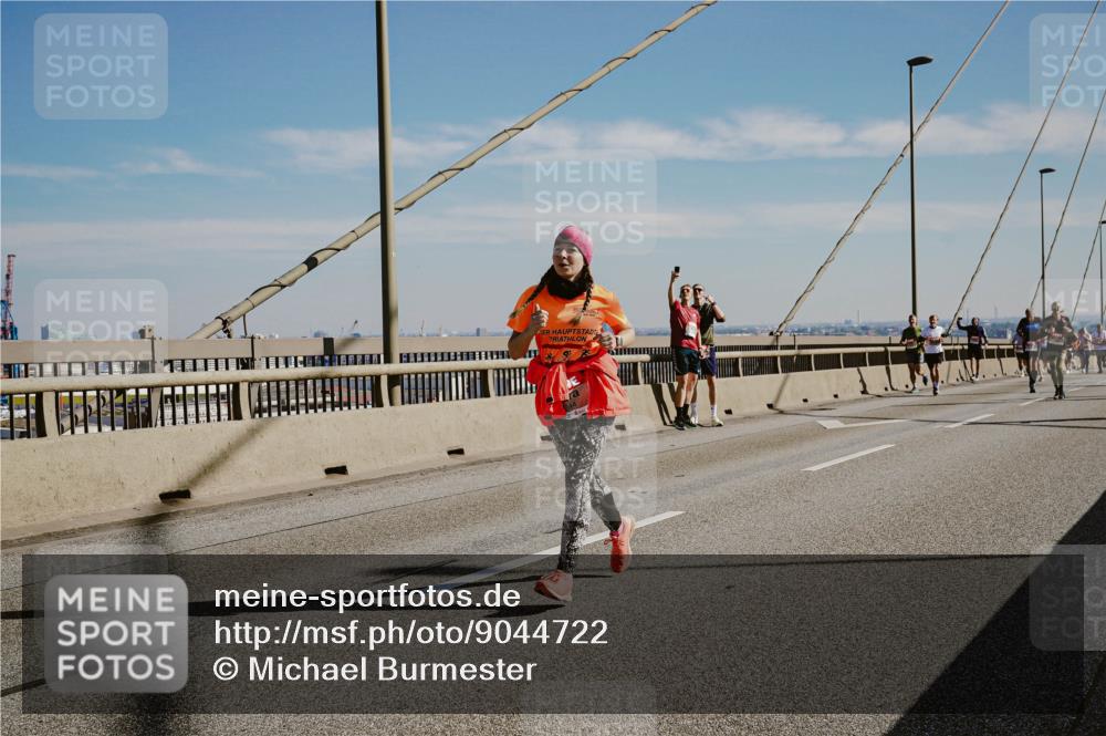 03.10.2025 - Köhlbrandbrückenlauf Michael Burmester http://msf.ph/oto/9044722 03.10.2025 12:26:39 Position 1  meine-sportfotos.de
