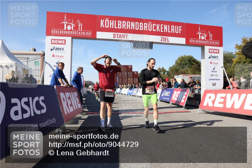 03.10.2025 - Köhlbrandbrückenlauf Lena Gebhardt http://msf.ph/oto/9044729 03.10.2025 13:00:38 Ziel 4016, 4018, 4172, 4228, 4299, 4622, 4763, 4850, 5011, 5664, 6373, 6490 meine-sportfotos.de