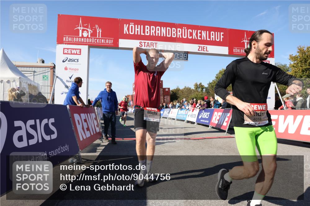 03.10.2025 - Köhlbrandbrückenlauf Lena Gebhardt http://msf.ph/oto/9044756 03.10.2025 13:00:39 Ziel 4016, 4018, 4172, 4228, 4299, 4622, 4763, 4850, 5011, 5664, 6373 meine-sportfotos.de