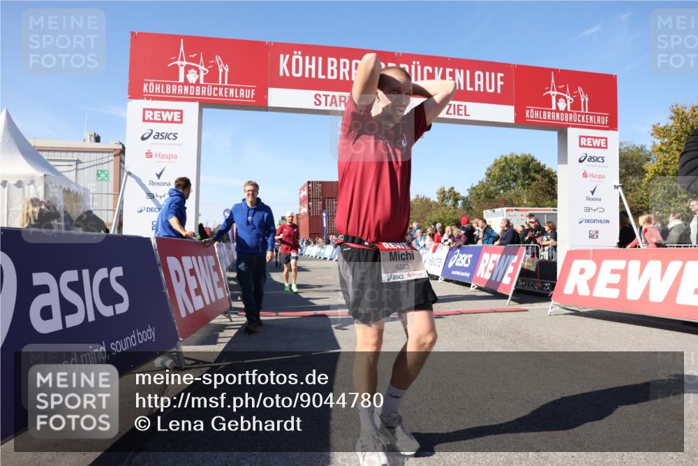 03.10.2025 - Köhlbrandbrückenlauf Lena Gebhardt http://msf.ph/oto/9044780 03.10.2025 13:00:39 Ziel 4016, 4018, 4172, 4228, 4299, 4622, 4763, 4850, 5011, 5664, 6373 meine-sportfotos.de