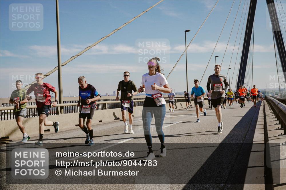 03.10.2025 - Köhlbrandbrückenlauf Michael Burmester http://msf.ph/oto/9044783 03.10.2025 12:26:47 Position 1 6330 meine-sportfotos.de