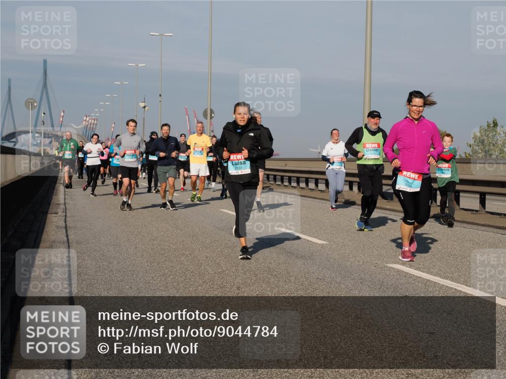 03.10.2025 - Köhlbrandbrückenlauf Fabian Wolf http://msf.ph/oto/9044784 03.10.2025 09:57:22 Position 3 2122, 1674, 6 meine-sportfotos.de