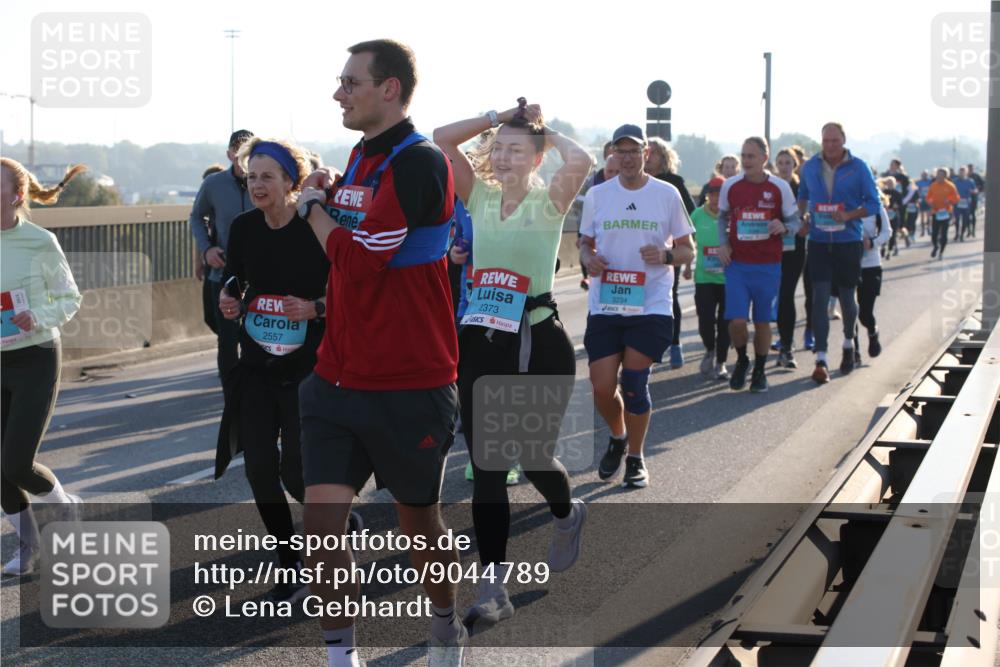 03.10.2025 - Köhlbrandbrückenlauf Lena Gebhardt http://msf.ph/oto/9044789 03.10.2025 09:27:24 Position 1 2557, 2373, 3234 meine-sportfotos.de