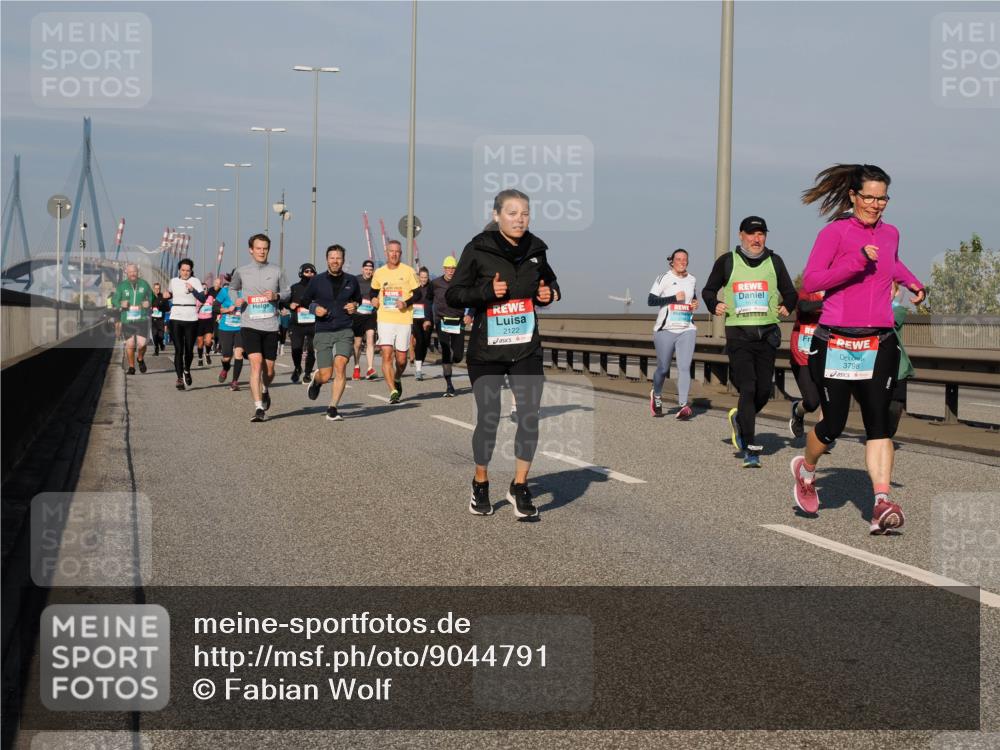 03.10.2025 - Köhlbrandbrückenlauf Fabian Wolf http://msf.ph/oto/9044791 03.10.2025 09:57:22 Position 3 2122, 3798 meine-sportfotos.de