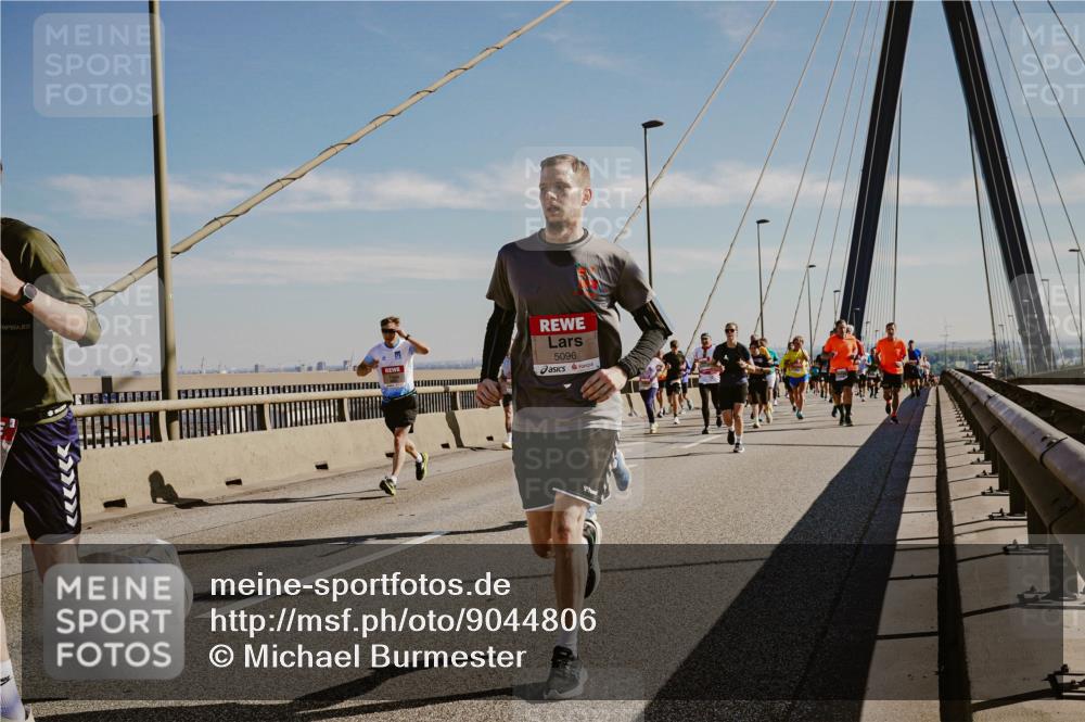 03.10.2025 - Köhlbrandbrückenlauf Michael Burmester http://msf.ph/oto/9044806 03.10.2025 12:26:49 Position 1 5096 meine-sportfotos.de