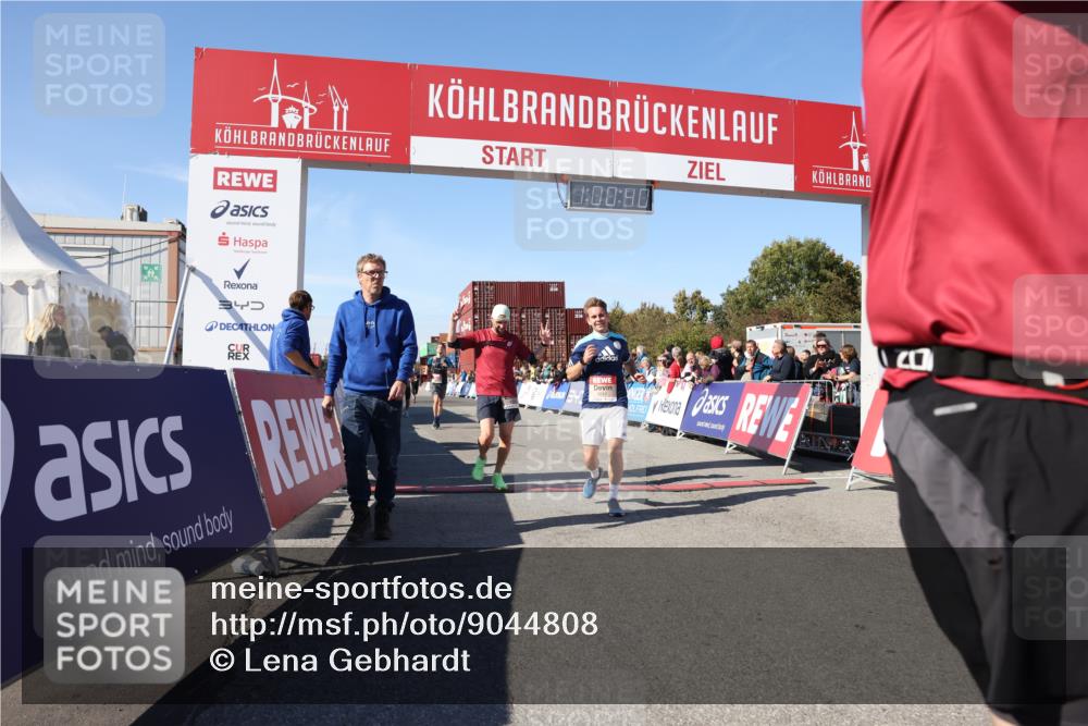 03.10.2025 - Köhlbrandbrückenlauf Lena Gebhardt http://msf.ph/oto/9044808 03.10.2025 13:00:40 Ziel 4016, 4018, 4172, 4228, 4299, 4622, 4763, 4850, 5011, 5664, 6373 meine-sportfotos.de