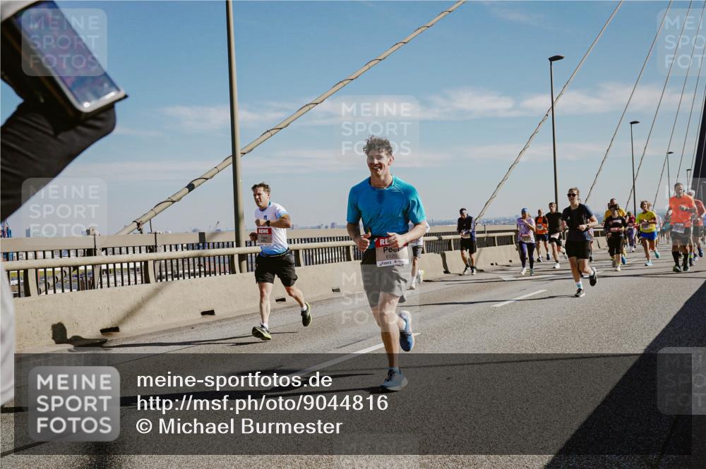 03.10.2025 - Köhlbrandbrückenlauf Michael Burmester http://msf.ph/oto/9044816 03.10.2025 12:26:50 Position 1 6120 meine-sportfotos.de