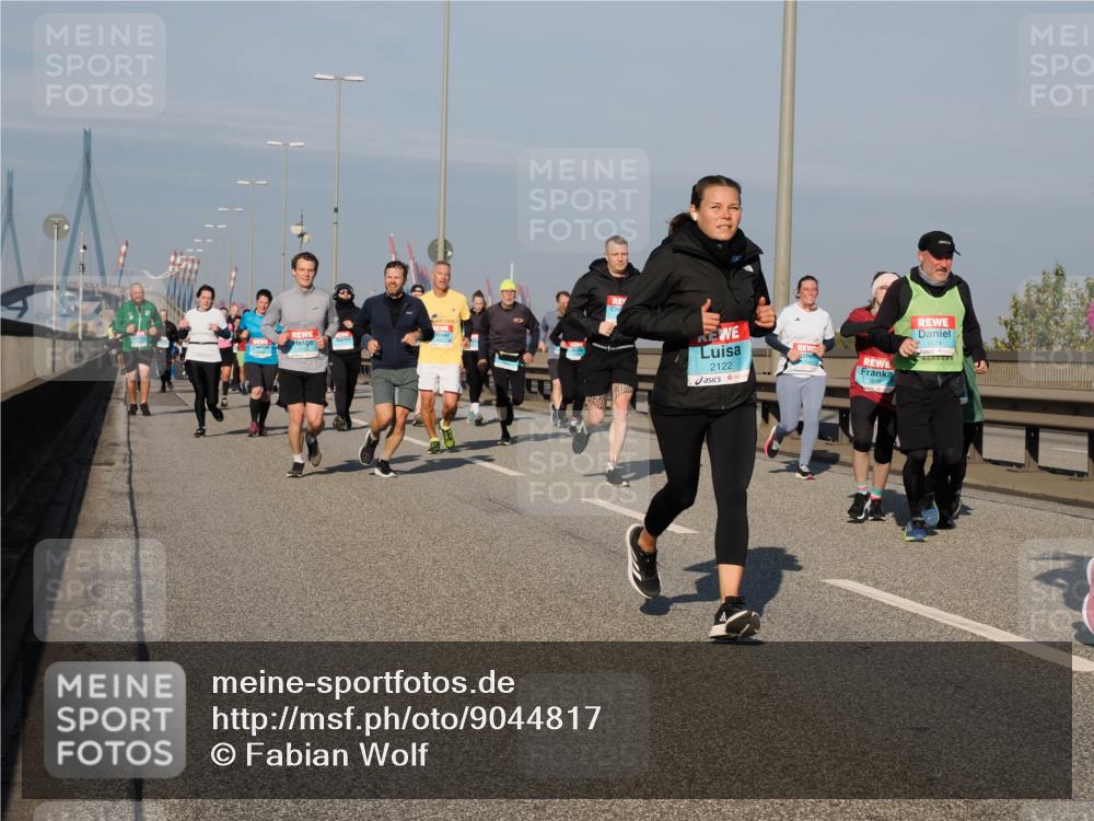 03.10.2025 - Köhlbrandbrückenlauf Fabian Wolf http://msf.ph/oto/9044817 03.10.2025 09:57:23 Position 3 2122, 3500, 1674 meine-sportfotos.de