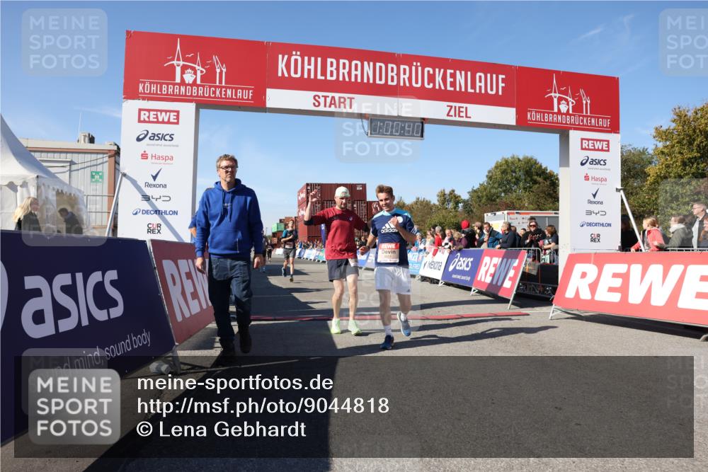 03.10.2025 - Köhlbrandbrückenlauf Lena Gebhardt http://msf.ph/oto/9044818 03.10.2025 13:00:40 Ziel 4016, 4018, 4172, 4228, 4299, 4622, 4763, 4850, 5011, 5664, 6373 meine-sportfotos.de