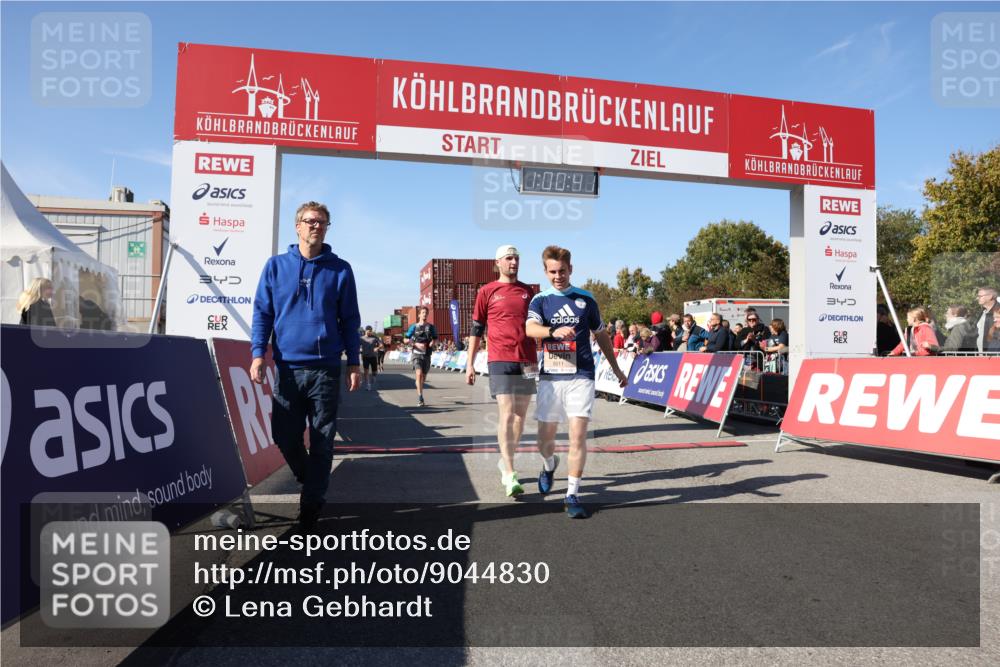 03.10.2025 - Köhlbrandbrückenlauf Lena Gebhardt http://msf.ph/oto/9044830 03.10.2025 13:00:41 Ziel 4016, 4018, 4172, 4228, 4299, 4622, 4763, 4850, 5011, 5664, 6373, 6525 meine-sportfotos.de