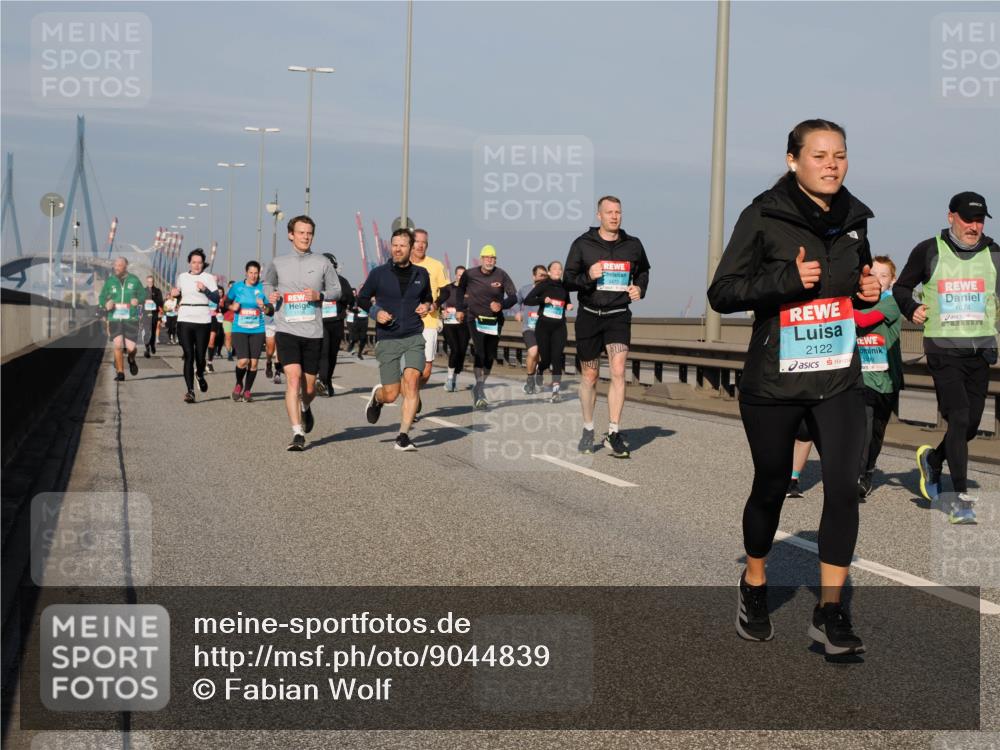 03.10.2025 - Köhlbrandbrückenlauf Fabian Wolf http://msf.ph/oto/9044839 03.10.2025 09:57:24 Position 3 2122, 1674 meine-sportfotos.de