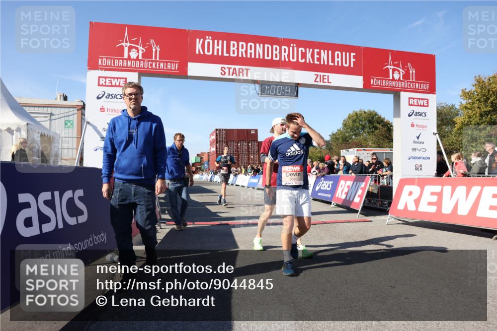03.10.2025 - Köhlbrandbrückenlauf Lena Gebhardt http://msf.ph/oto/9044845 03.10.2025 13:00:42 Ziel 4016, 4018, 4228, 4299, 4622, 4763, 4850, 5011, 5664, 6042, 6373, 6525 meine-sportfotos.de