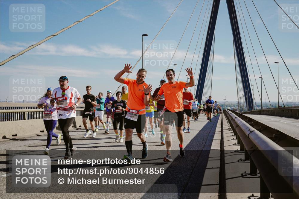 03.10.2025 - Köhlbrandbrückenlauf Michael Burmester http://msf.ph/oto/9044856 03.10.2025 12:26:54 Position 1 6274 meine-sportfotos.de