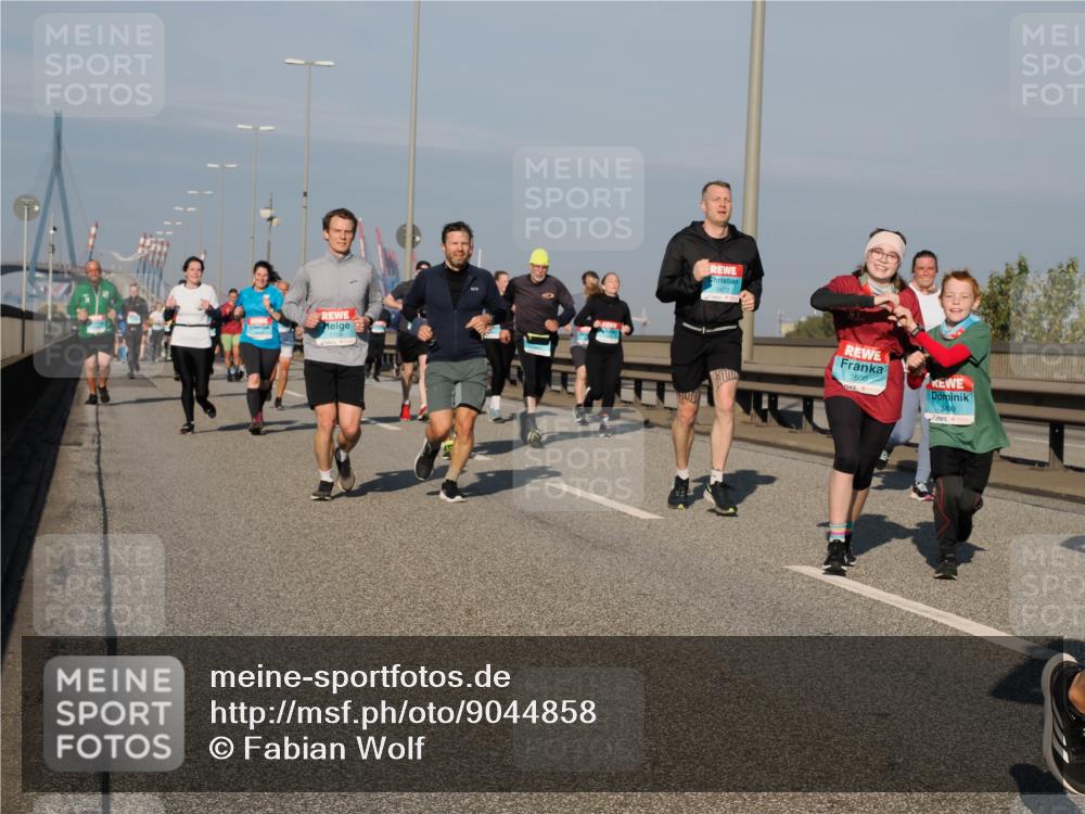 03.10.2025 - Köhlbrandbrückenlauf Fabian Wolf http://msf.ph/oto/9044858 03.10.2025 09:57:24 Position 3 1108, 3473, 3500, 3409 meine-sportfotos.de