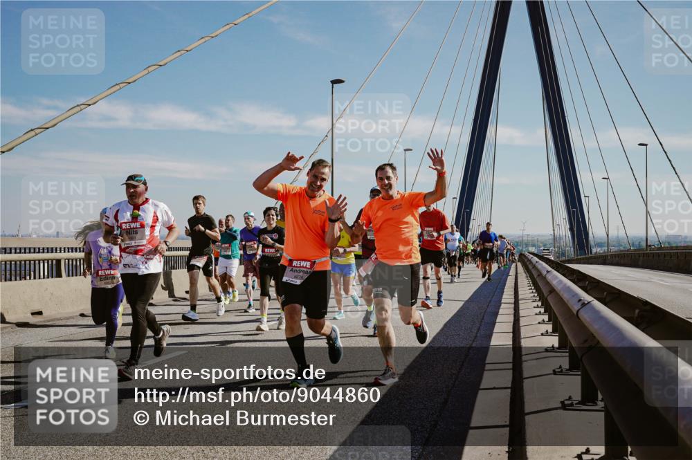 03.10.2025 - Köhlbrandbrückenlauf Michael Burmester http://msf.ph/oto/9044860 03.10.2025 12:26:54 Position 1 4352, 6274 meine-sportfotos.de